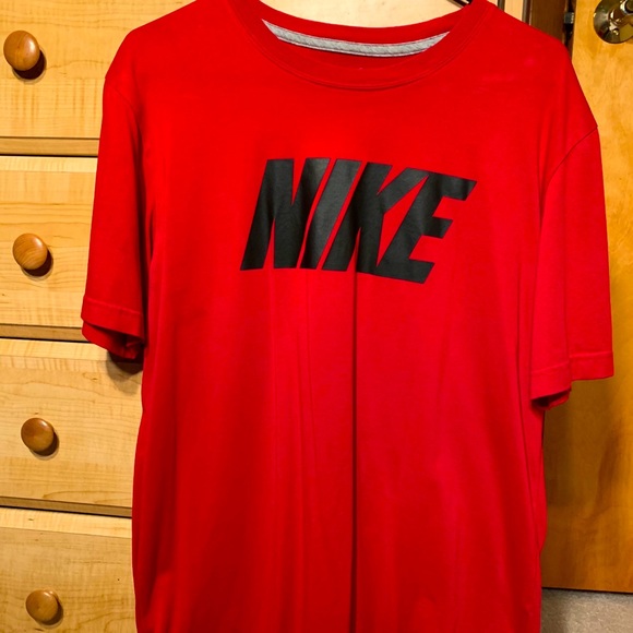 Nike Dri-Fit T-shirt - Picture 1 of 1